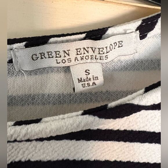 Green Envelope Blouse - Picture 2 of 4